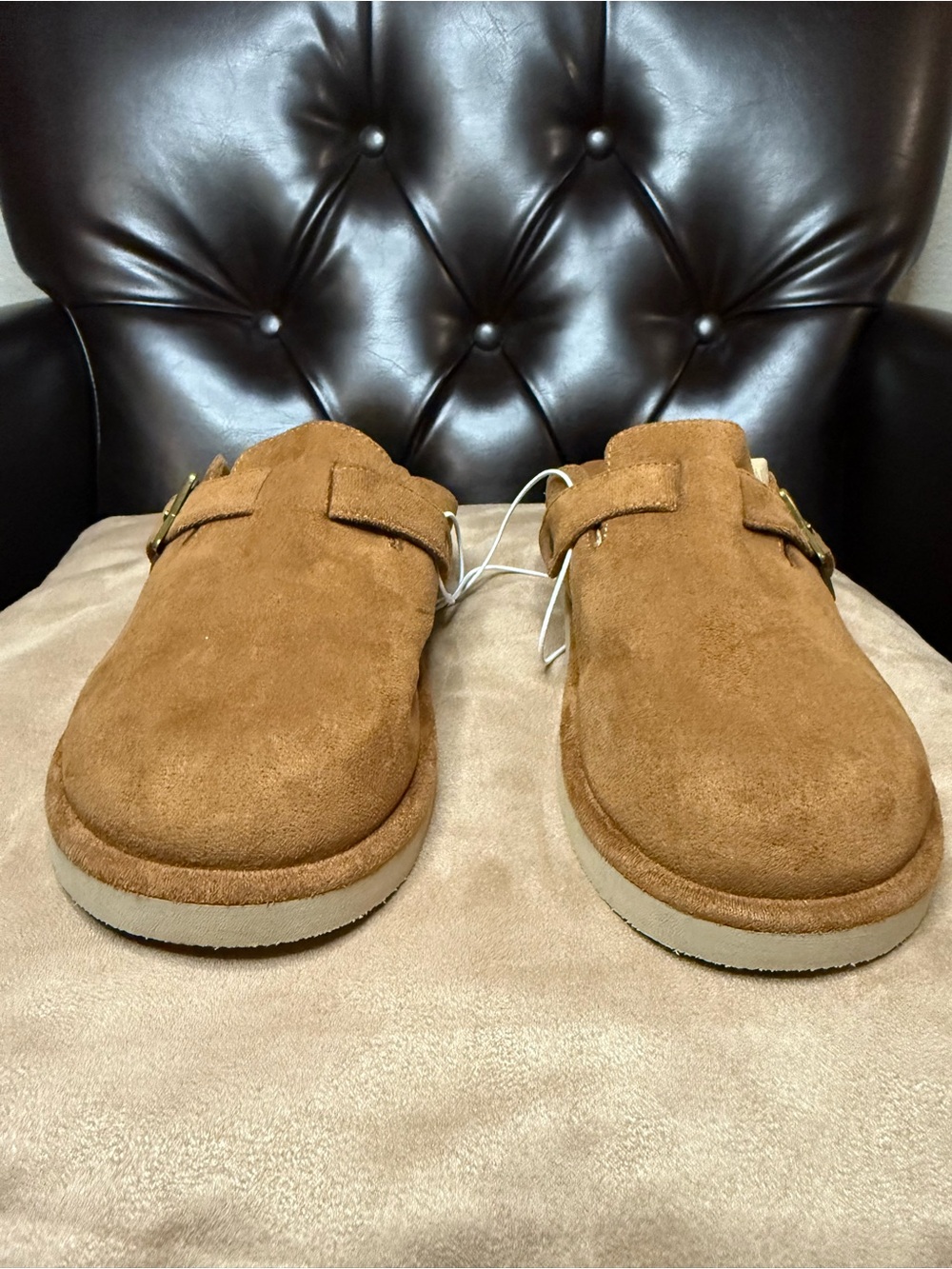 NWT Steve Madden Shilo Star Buckle Suede Clogs - Tan/Cognac Sz 6